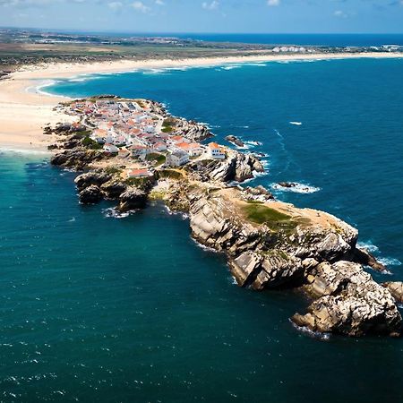 The Salty Pelican Yoga & Surf Retreat بينيش المظهر الخارجي الصورة