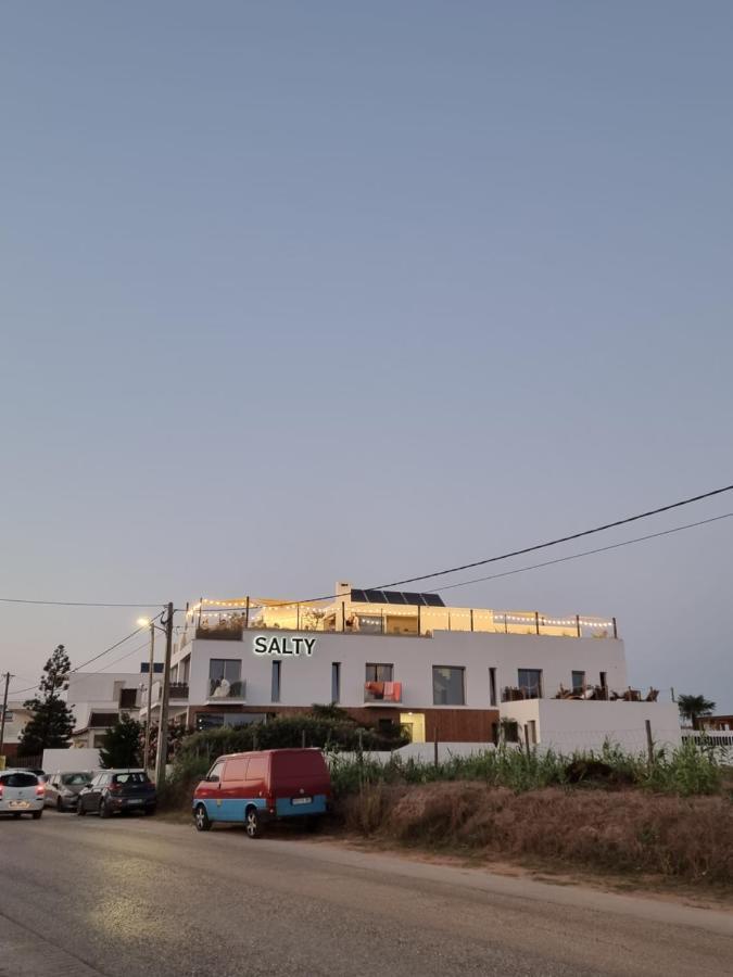 The Salty Pelican Yoga & Surf Retreat بينيش المظهر الخارجي الصورة