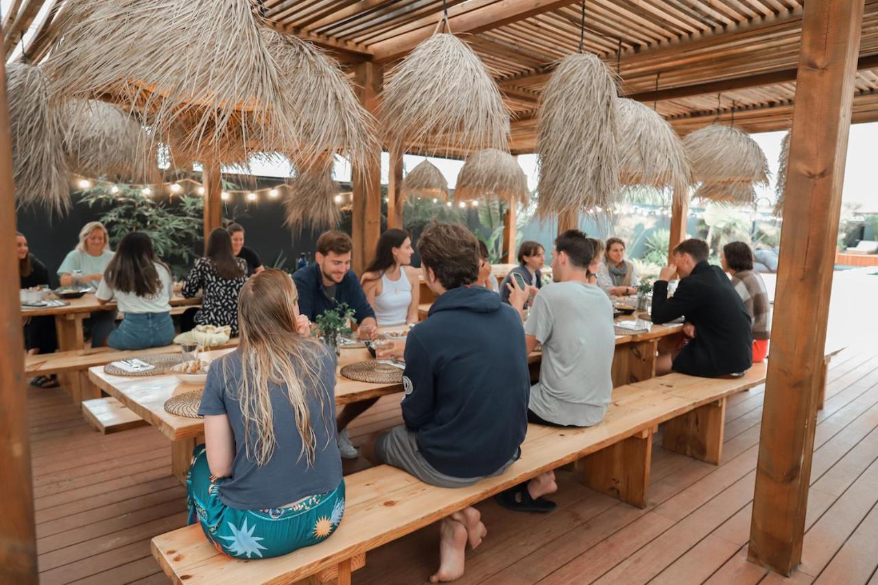 The Salty Pelican Yoga & Surf Retreat بينيش المظهر الخارجي الصورة