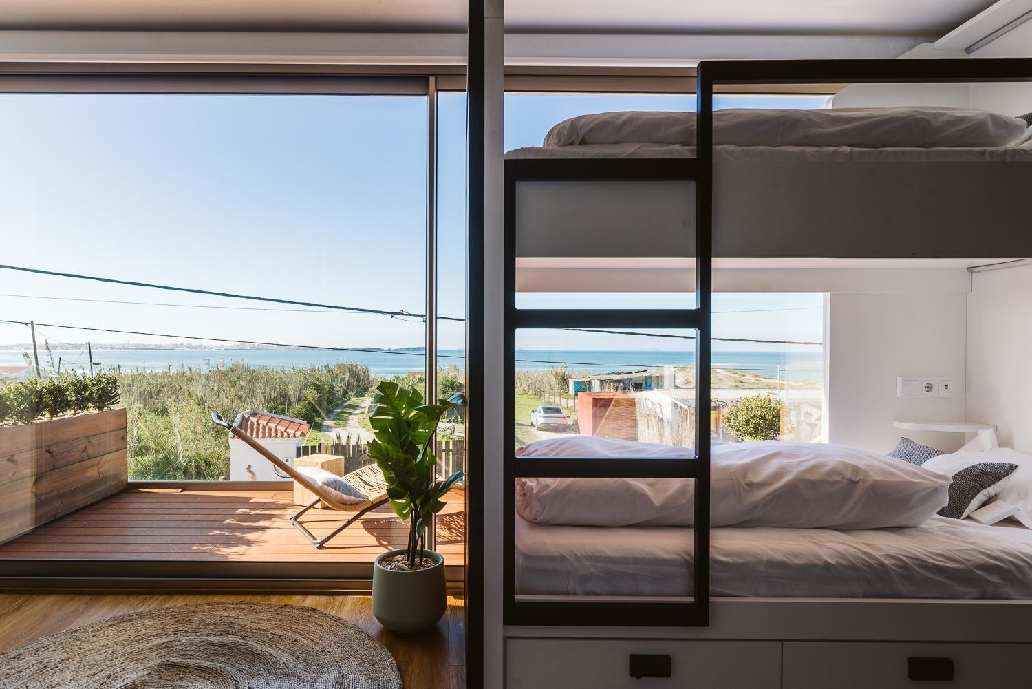 The Salty Pelican Yoga & Surf Retreat بينيش الغرفة الصورة