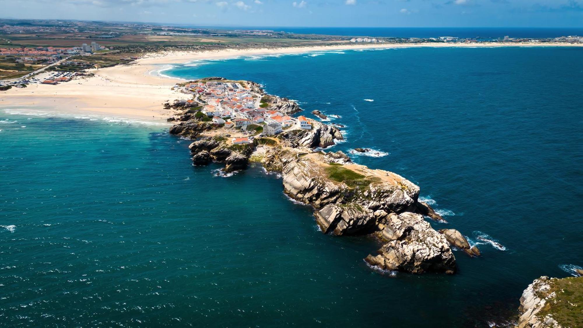 The Salty Pelican Yoga & Surf Retreat بينيش المظهر الخارجي الصورة